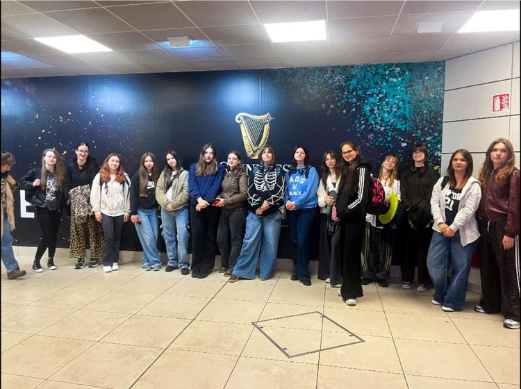 Dublinba érkezett 15 vedreses diák, hogy részt vegyenek a 3 hetes Erasmus+ pályázaton