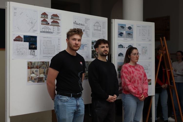 Magasépítő technikus diákjaink kiállítása